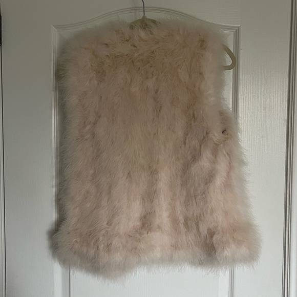 SOLD Soft pink %100 feather vest - Picture 6 of 16